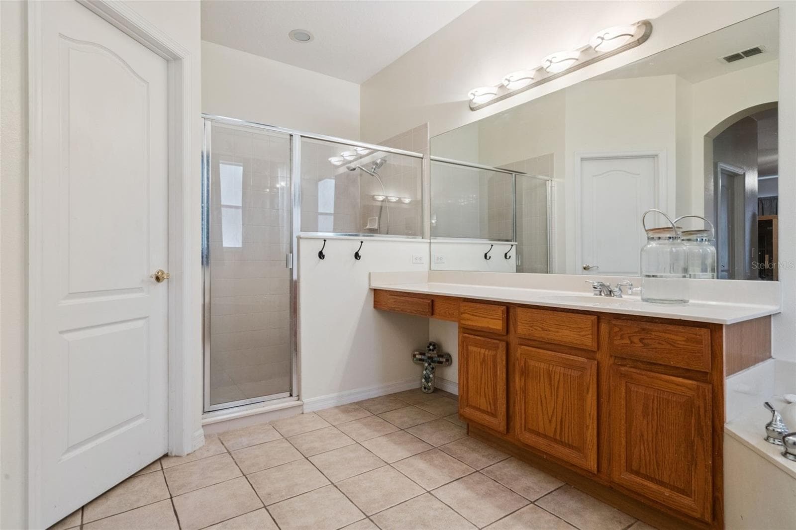 Single Family Residence at 13163 LAKESHORE GROVE DR, WINTER GARDEN, photo 36 of 64