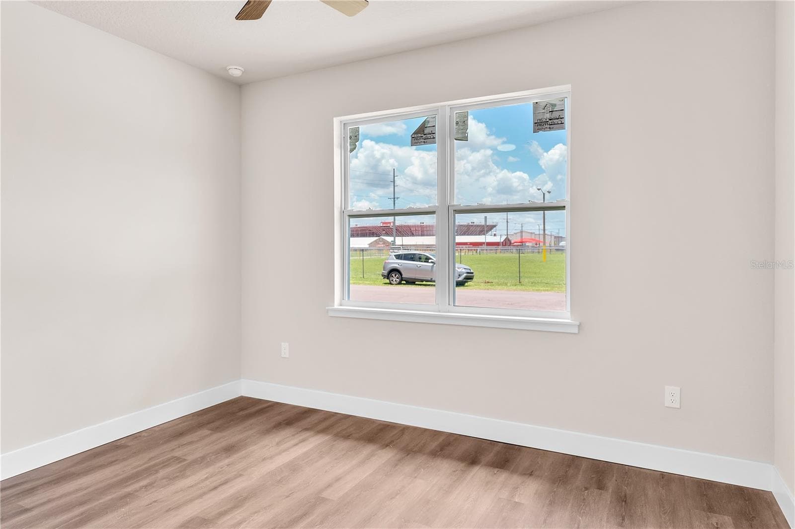 Room 2 - 2203 W LOWRY AVE, PLANT CITY