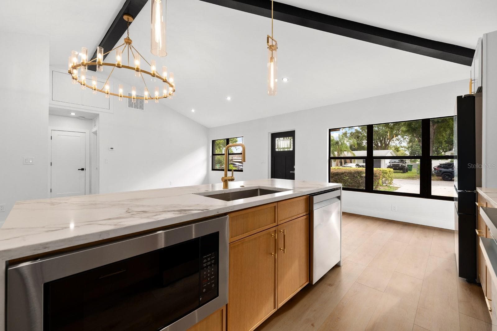 Single Family Residence at 605 N WOODLYNNE AVE, TAMPA, photo 13 of 40