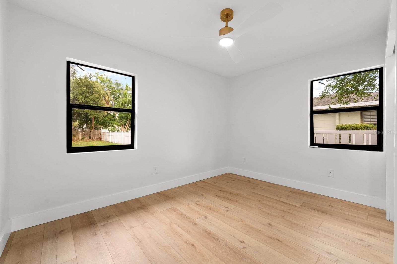 Single Family Residence at 605 N WOODLYNNE AVE, TAMPA, photo 31 of 40
