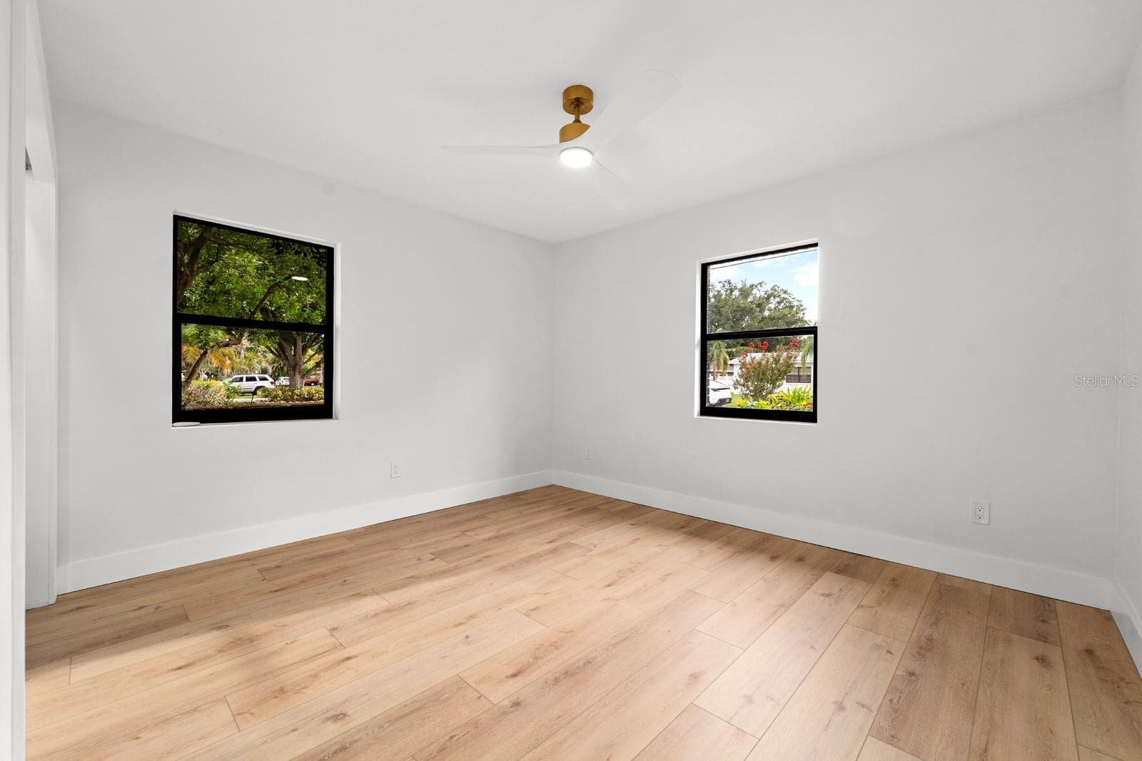 Single Family Residence at 605 N WOODLYNNE AVE, TAMPA, photo 28 of 40