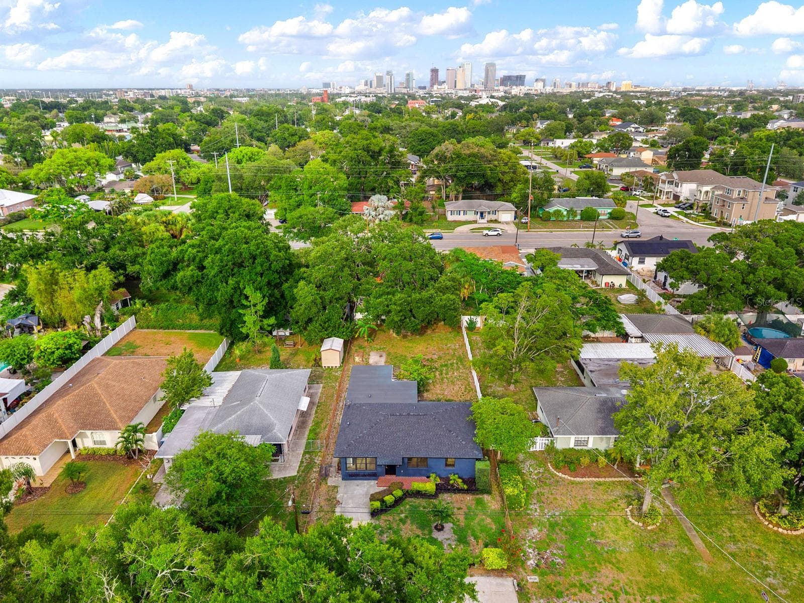 Single Family Residence at 605 N WOODLYNNE AVE, TAMPA, photo 37 of 40