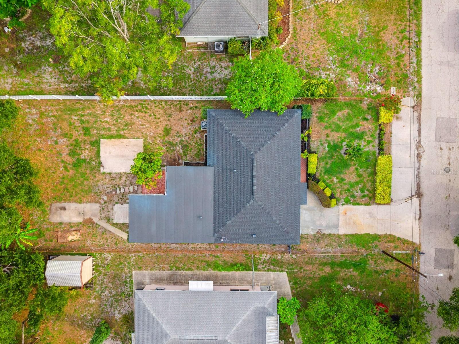 Single Family Residence at 605 N WOODLYNNE AVE, TAMPA, photo 38 of 40