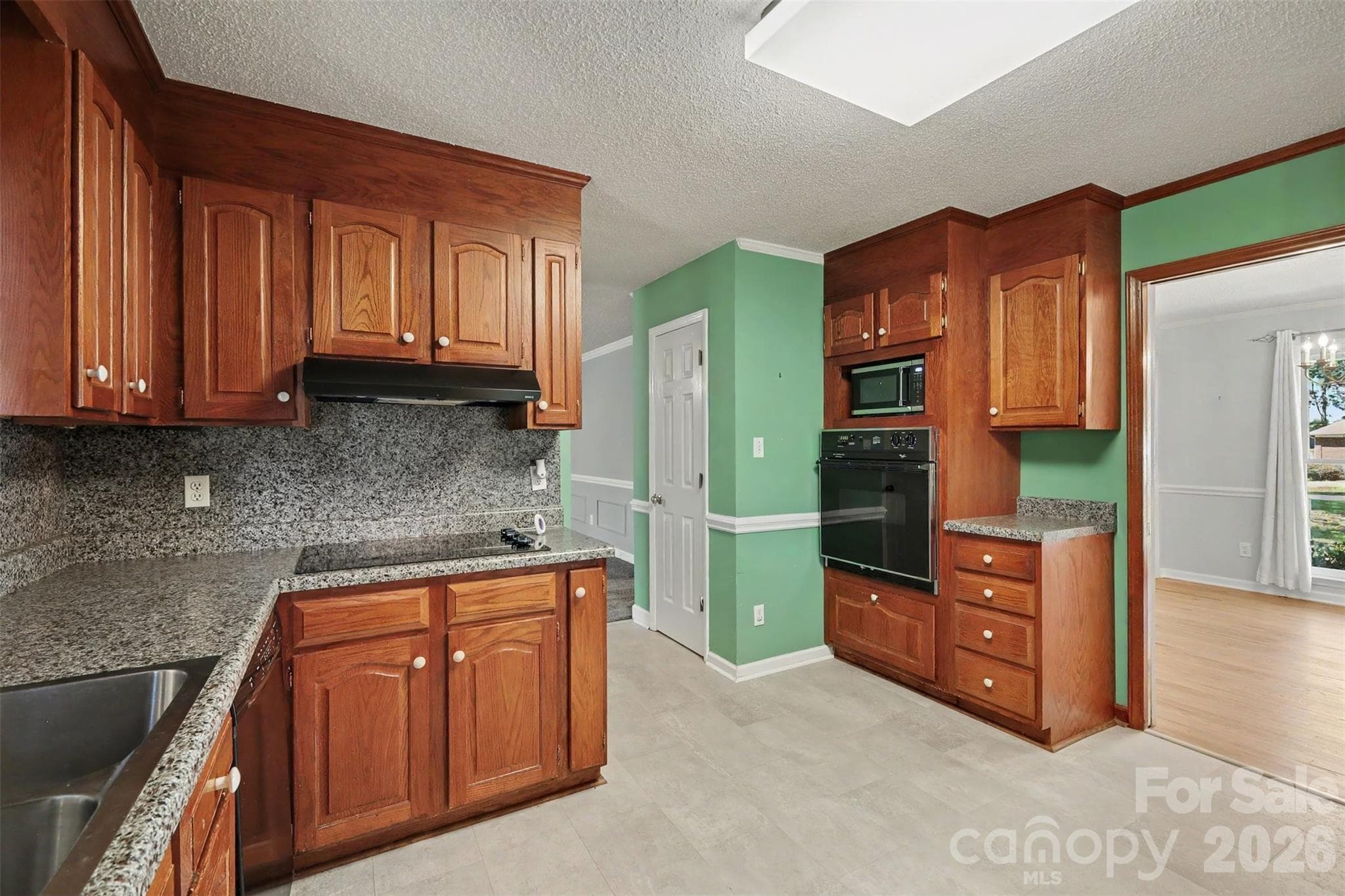 Single Family Residence at 121 Country Creek Drive, Kings Mountain, photo 17 of 33