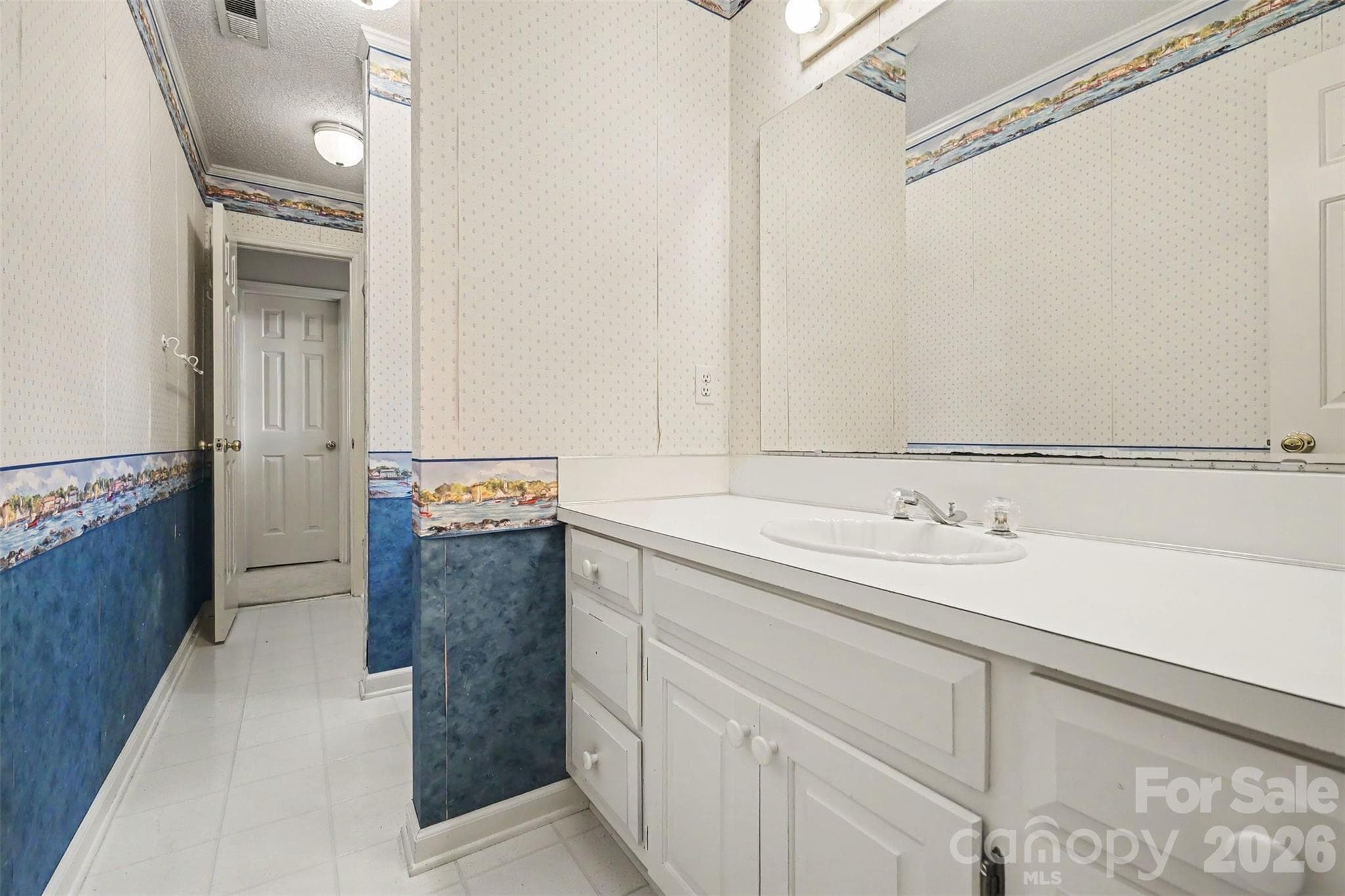 Single Family Residence at 121 Country Creek Drive, Kings Mountain, photo 26 of 33