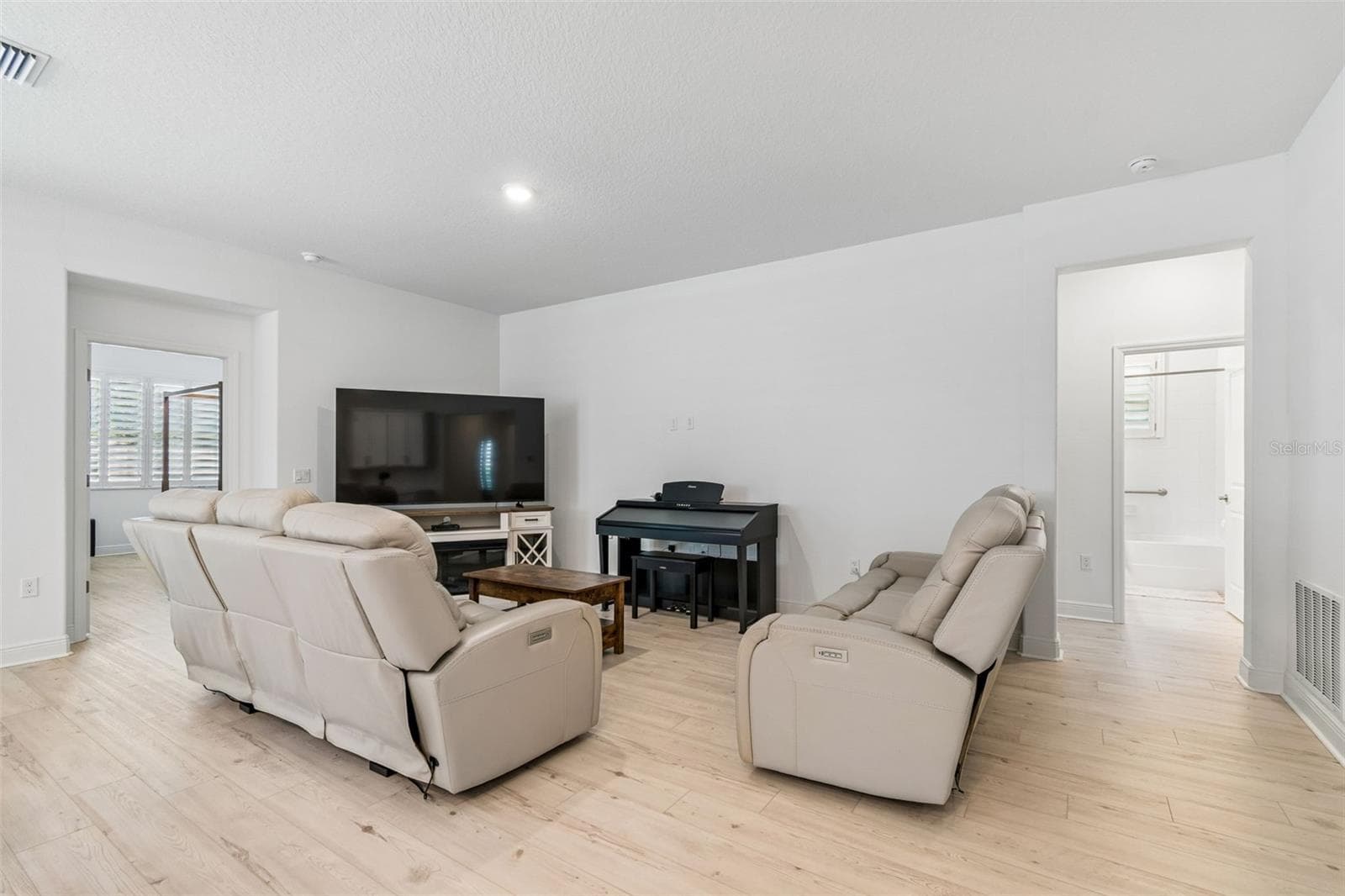 Single Family Residence at 283 SAND CRANE WAY, TARPON SPRINGS, photo 8 of 33