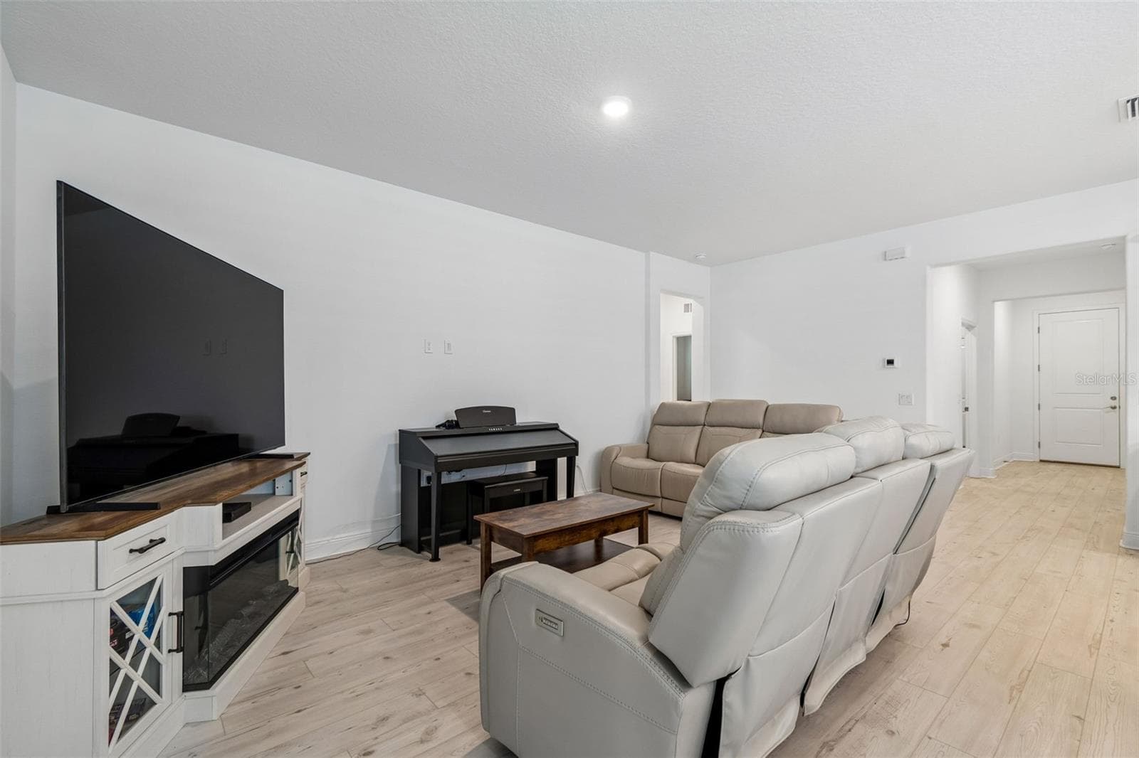 Single Family Residence at 283 SAND CRANE WAY, TARPON SPRINGS, photo 9 of 33