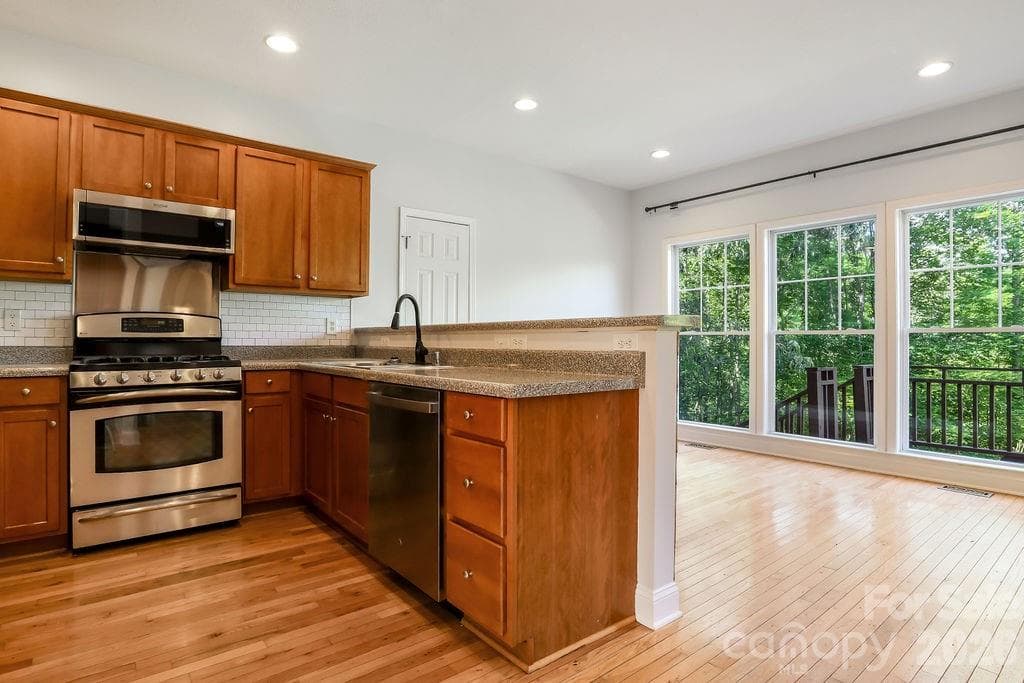 Single Family Residence at 46 Indian Summer Lane, Mill Spring, photo 7 of 30