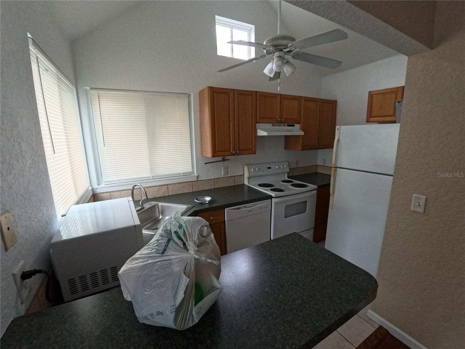Multi-Family 5+ at 255 6TH AVE N, ST PETERSBURG, photo 24 of 36