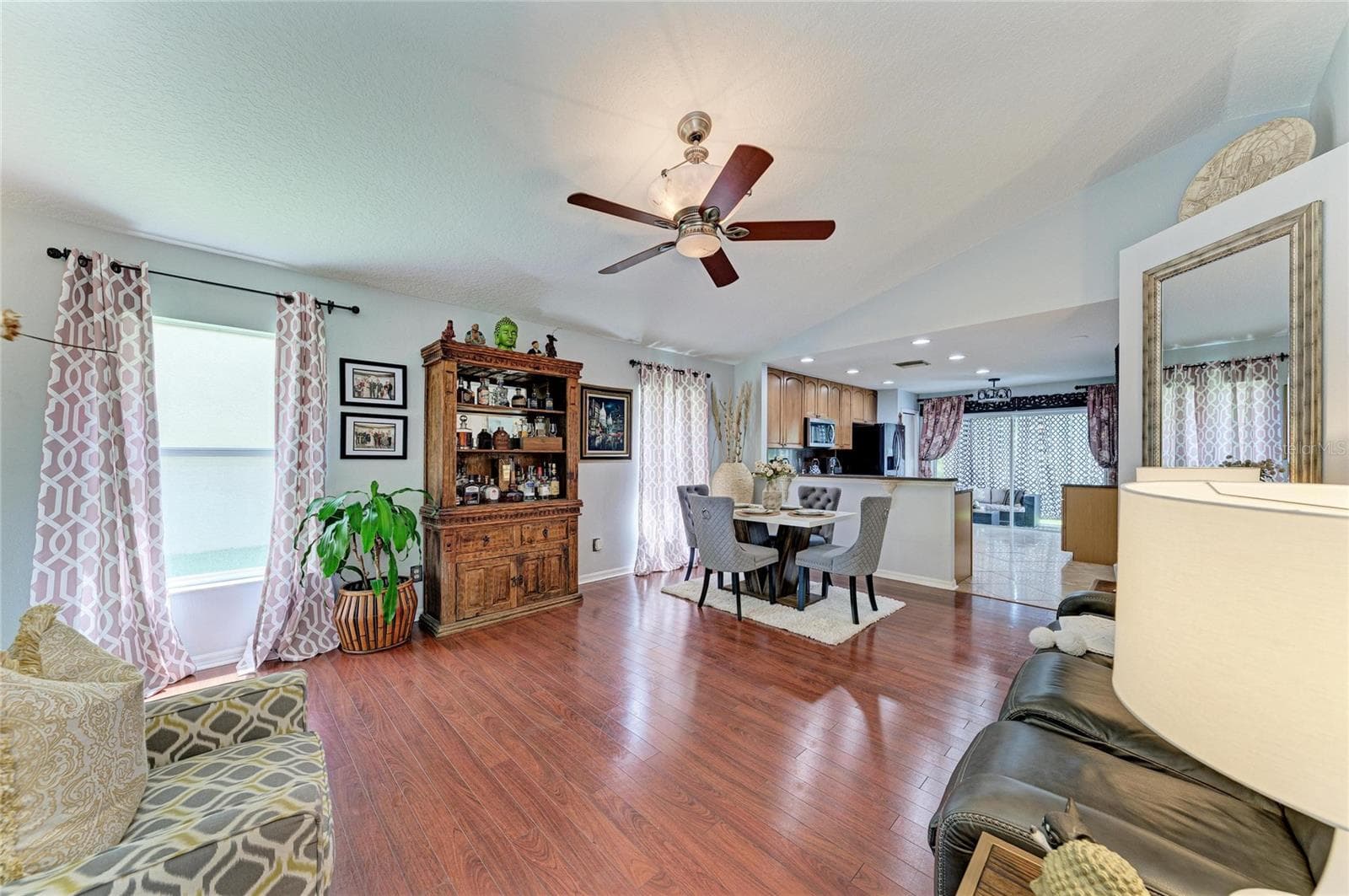 Single Family Residence at 14260 GNATCATCHER TER, LAKEWOOD RANCH, photo 8 of 62