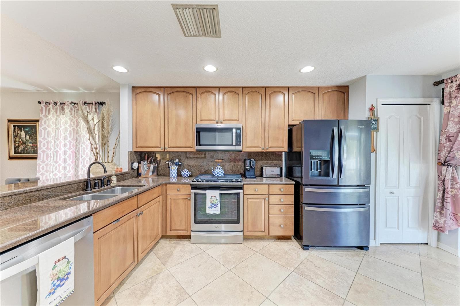 Single Family Residence at 14260 GNATCATCHER TER, LAKEWOOD RANCH, photo 14 of 62