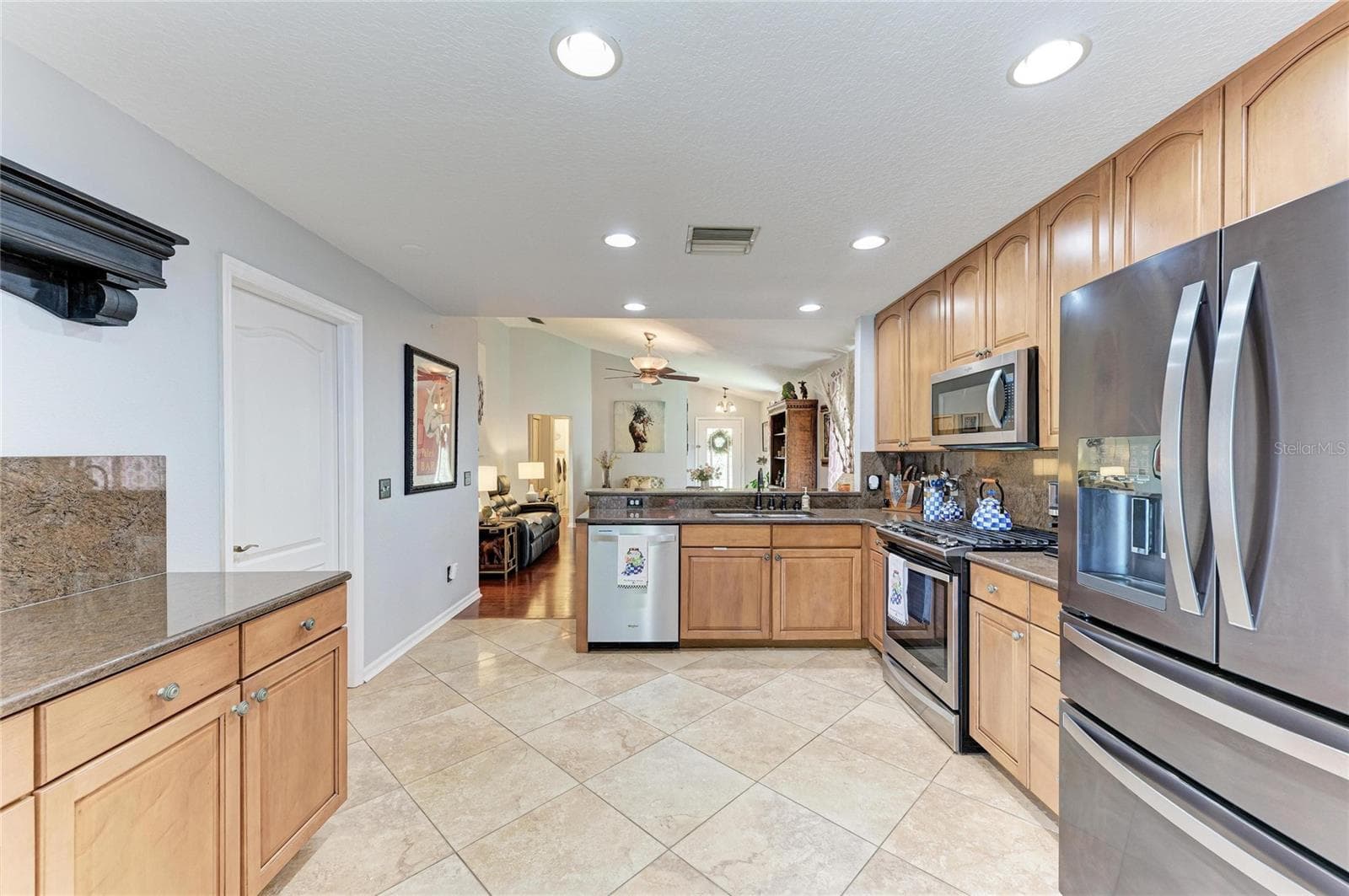 Single Family Residence at 14260 GNATCATCHER TER, LAKEWOOD RANCH, photo 15 of 62