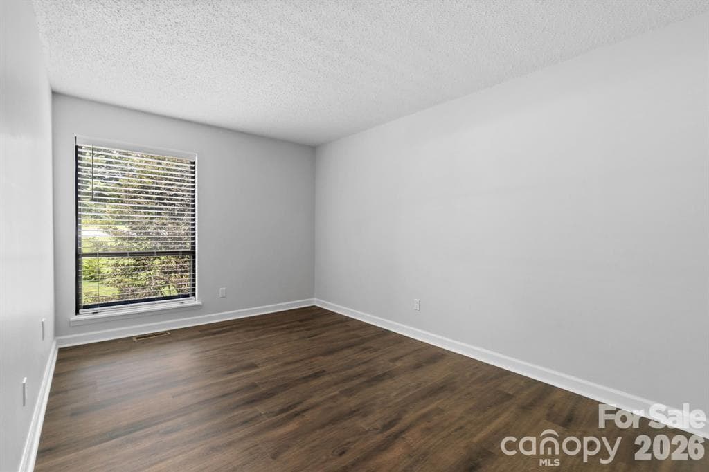 Townhouse at 4340 N Center Street, Hickory, photo 16 of 26
