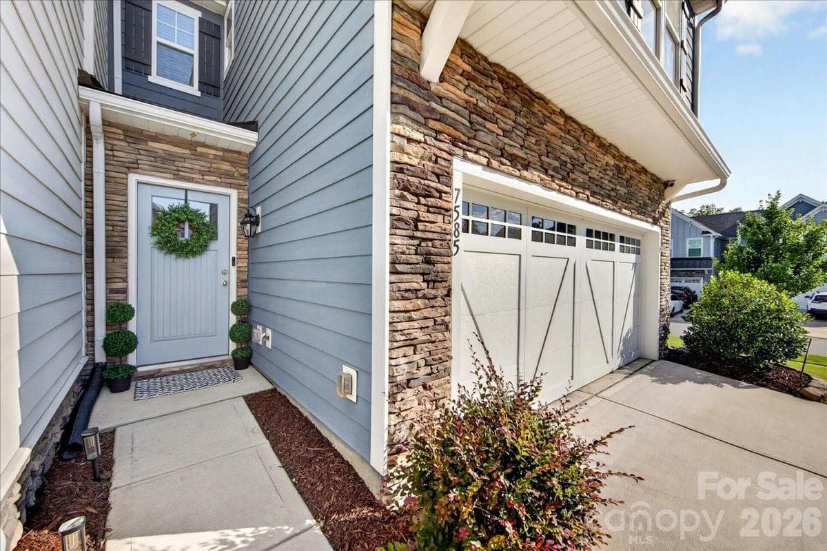 Front Porch - 7585 Hartsfield Drive, Lancaster