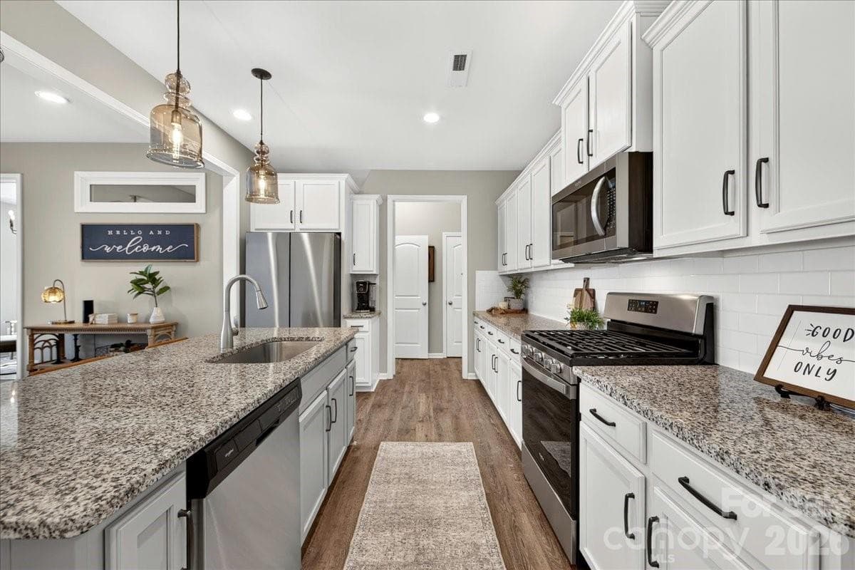 Kitchen - 7585 Hartsfield Drive, Lancaster
