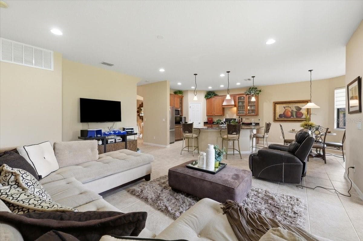 Single Family Residence at 268 OAK LANDING LN, MULBERRY, photo 10 of 60