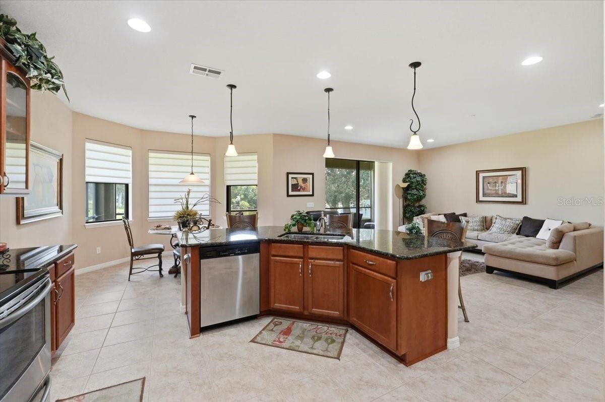 Single Family Residence at 268 OAK LANDING LN, MULBERRY, photo 14 of 60