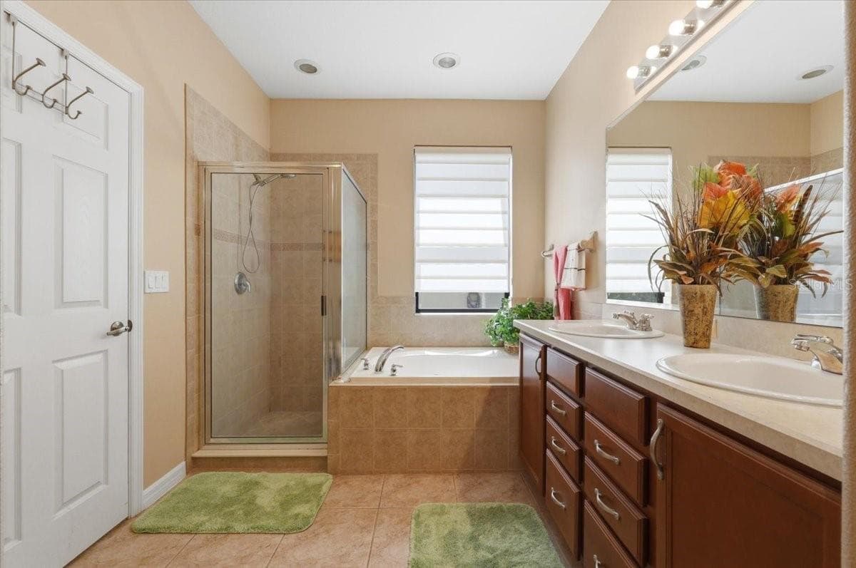 Single Family Residence at 268 OAK LANDING LN, MULBERRY, photo 22 of 60