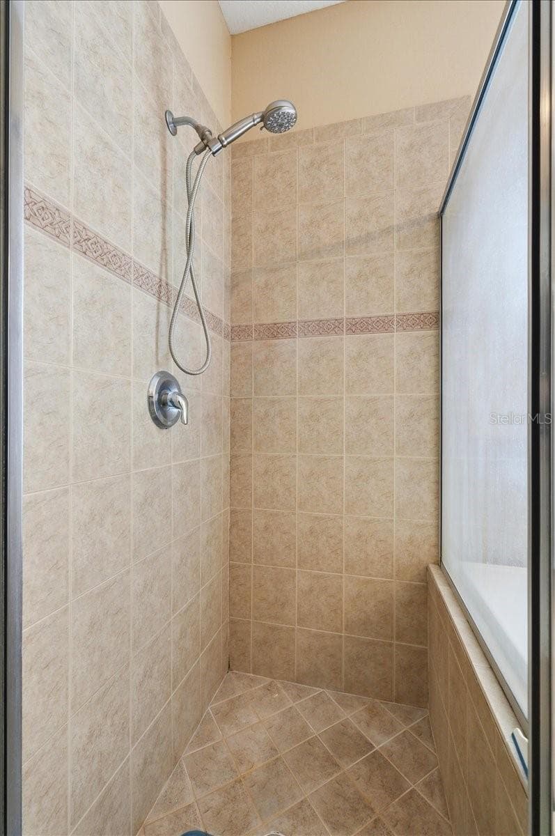 separate shower - 268 OAK LANDING LN, MULBERRY
