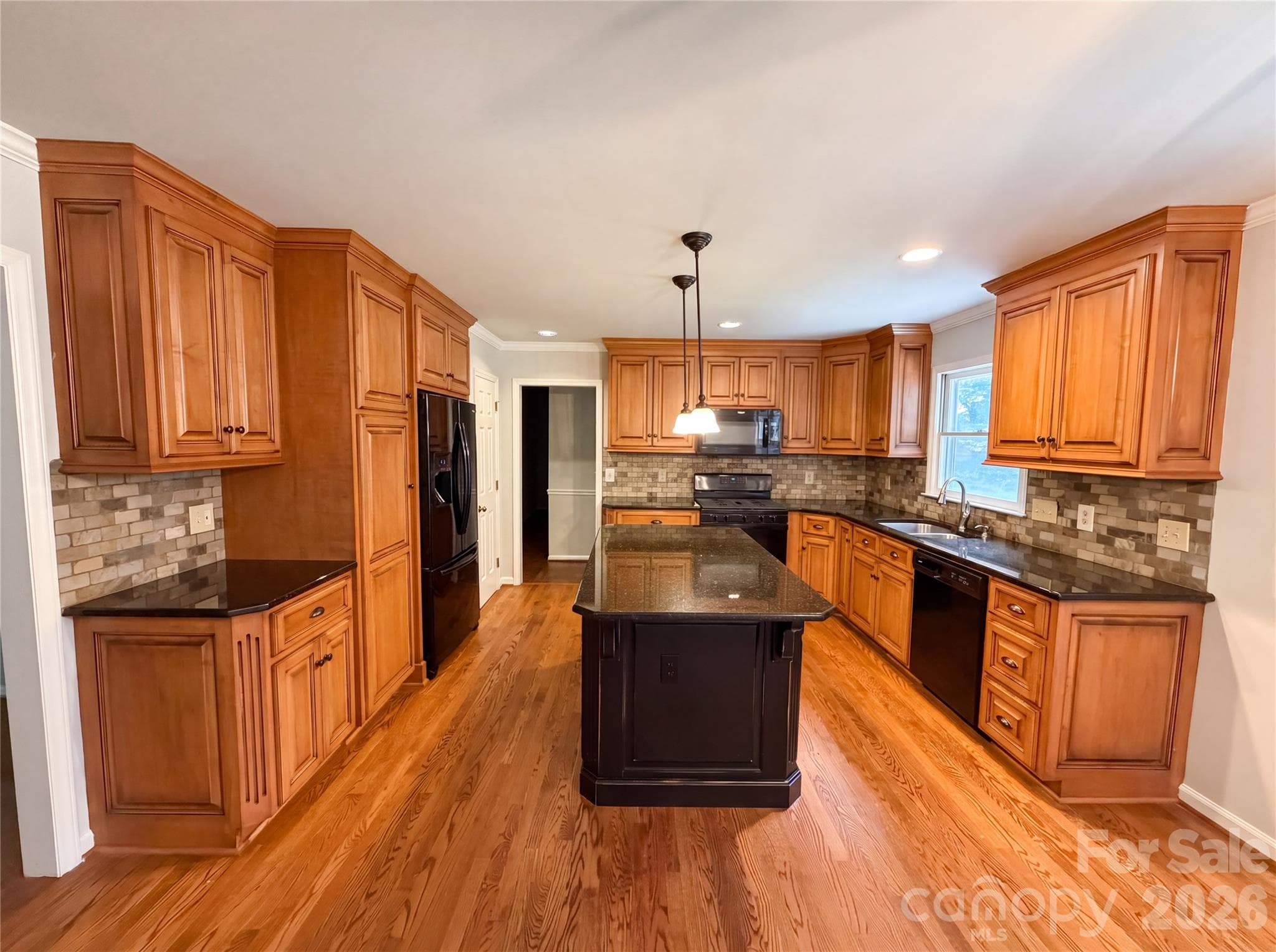 Single Family Residence at 3029 Southampton Circle, Gastonia, photo 2 of 21