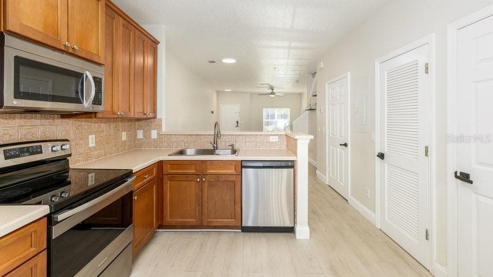 Condominium at 10020 REGENT PARK DR #2405, ORLANDO, photo 9 of 22