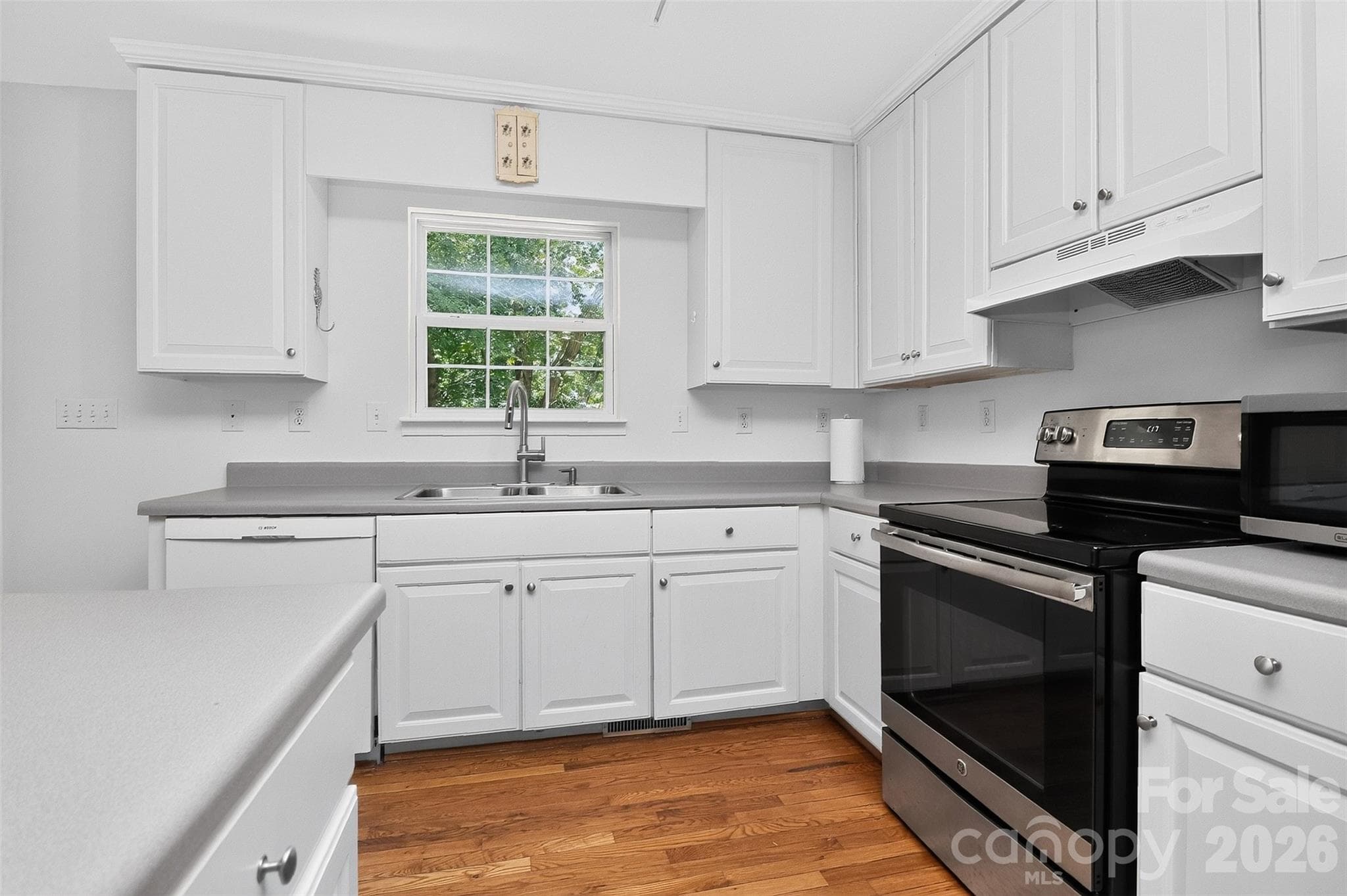 Single Family Residence at 7912 Ritter Drive, Charlotte, photo 15 of 40