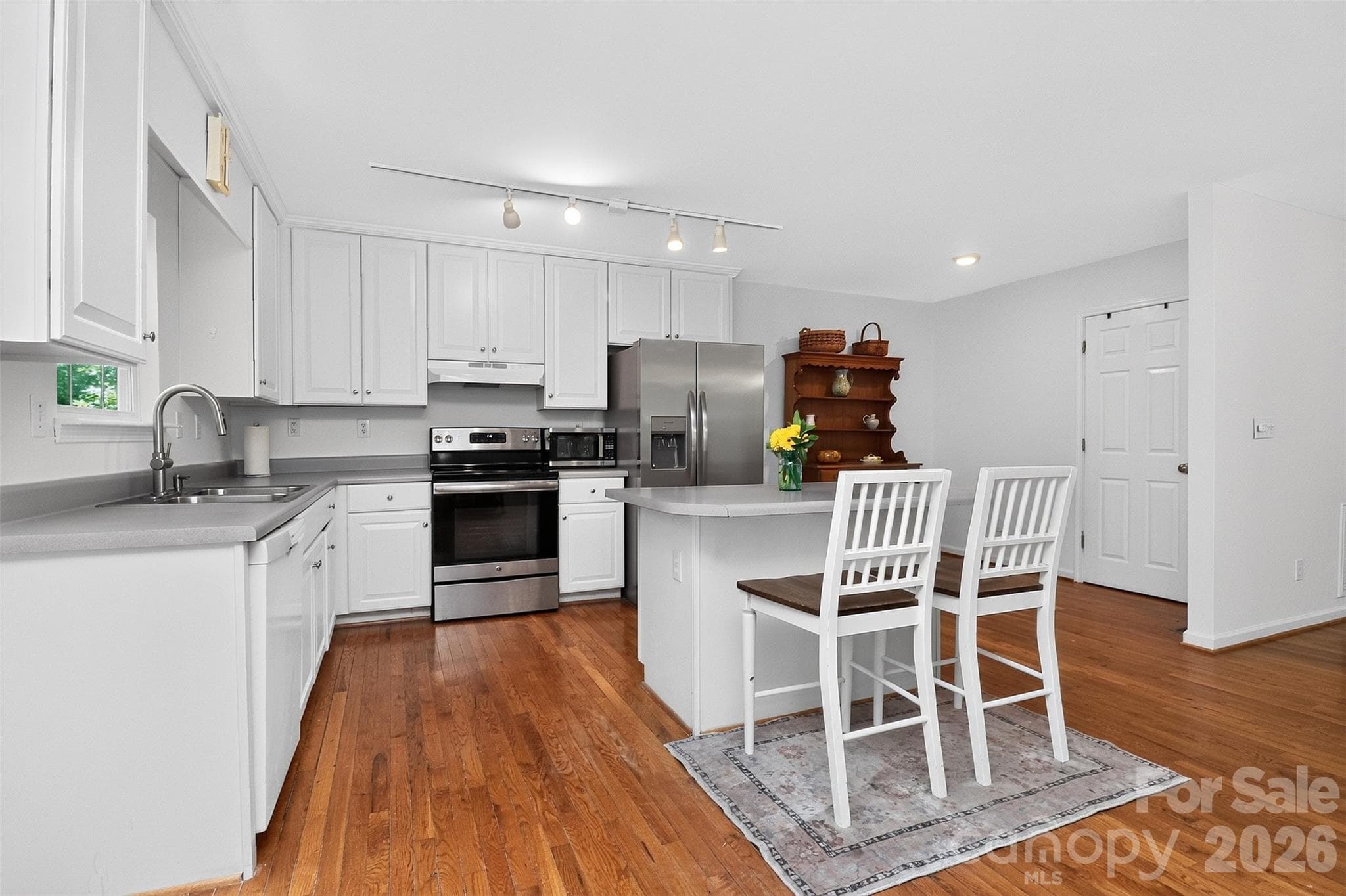 Single Family Residence at 7912 Ritter Drive, Charlotte, photo 16 of 40