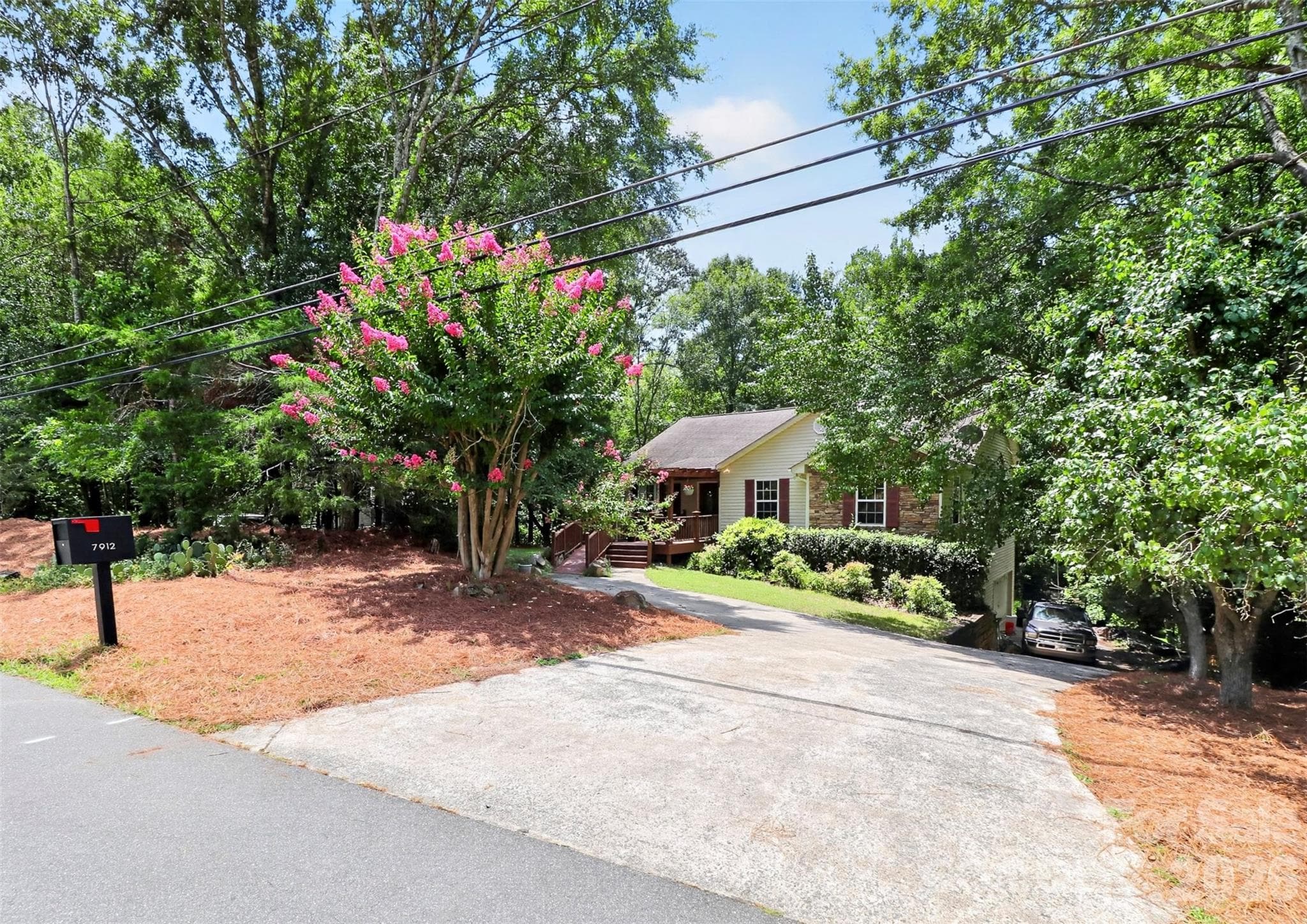 Single Family Residence at 7912 Ritter Drive, Charlotte, photo 39 of 40