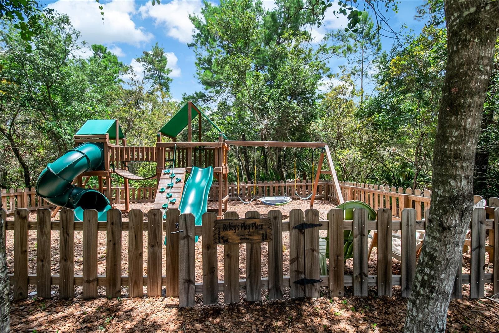 FULLY FENCED PLAYGROUND - 450 VALLEY STREAM DR, GENEVA