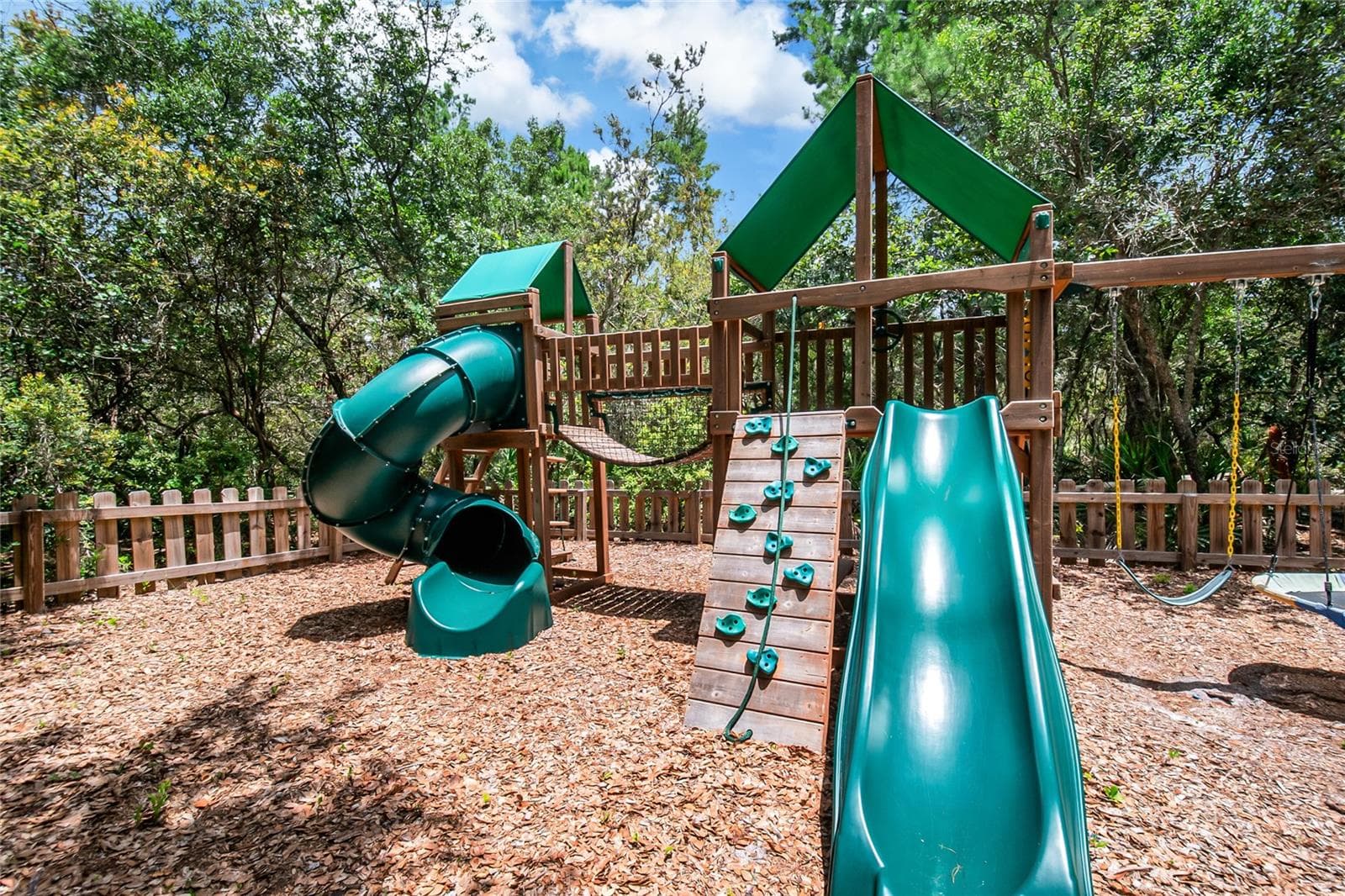 FULLY FENCED PLAYGROUND - 450 VALLEY STREAM DR, GENEVA