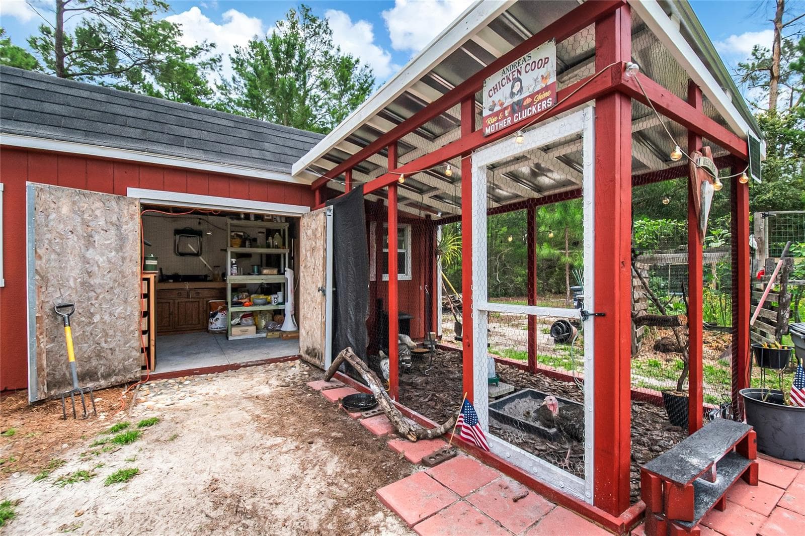 CUSTOM BUILT CHICKEN COUP - 450 VALLEY STREAM DR, GENEVA