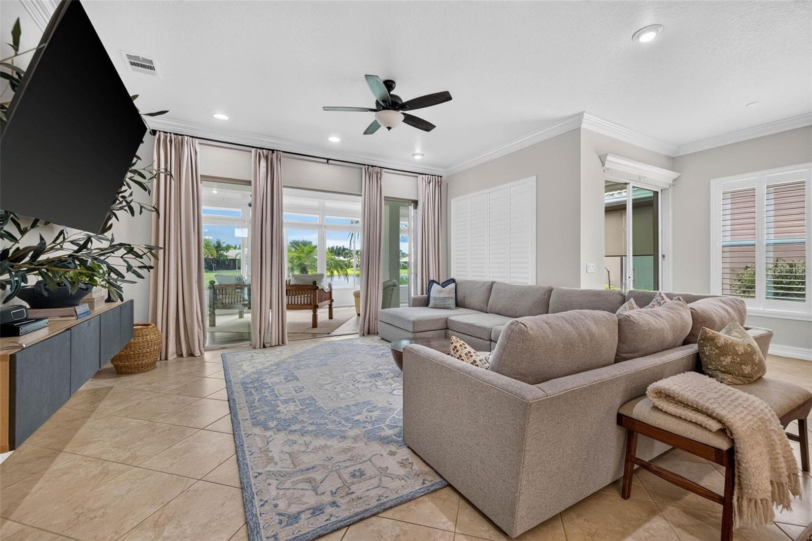 Single Family Residence at 15929 GOLDEN LAKES DR, WIMAUMA, photo 9 of 60