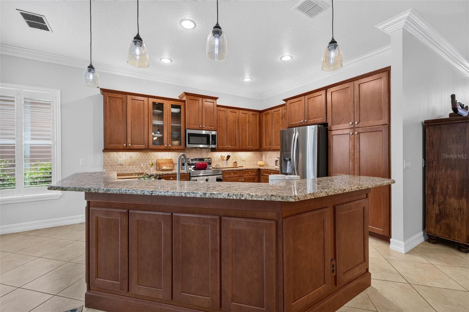 Single Family Residence at 15929 GOLDEN LAKES DR, WIMAUMA, photo 14 of 60