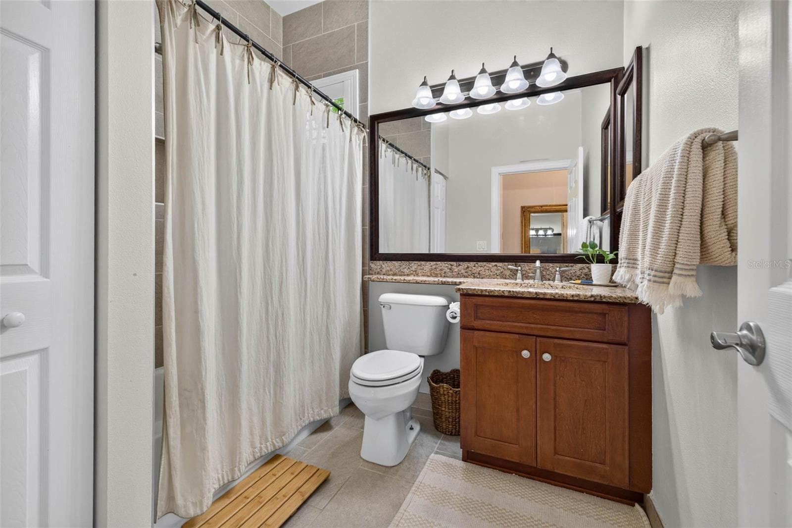 Single Family Residence at 15929 GOLDEN LAKES DR, WIMAUMA, photo 24 of 60