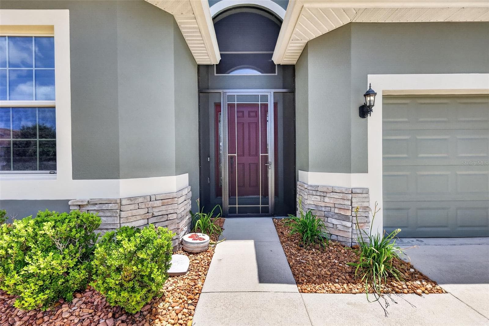 Single Family Residence at 8716 BRIDGEPORT BAY CIR, MOUNT DORA, photo 3 of 44
