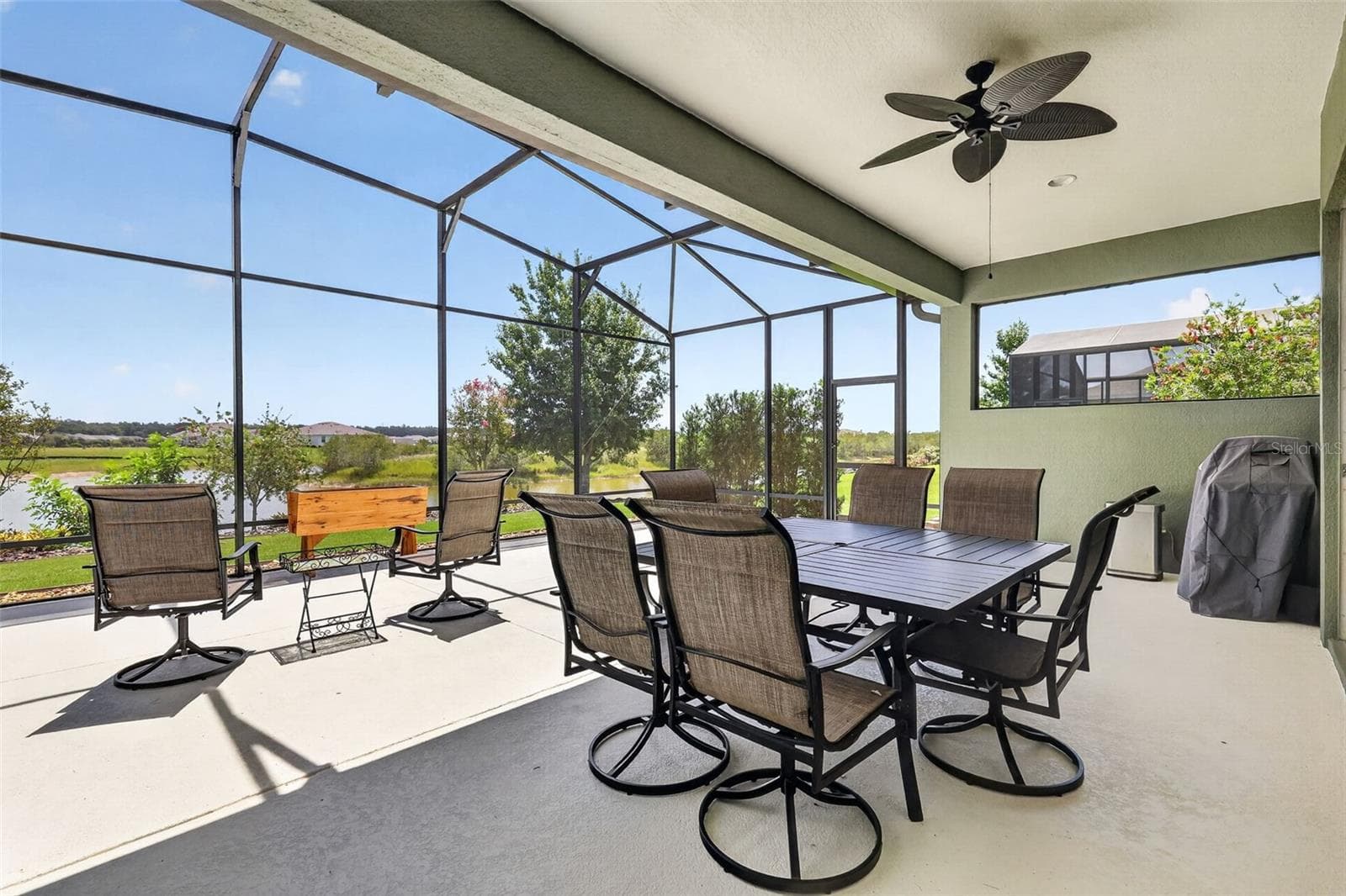 Single Family Residence at 8716 BRIDGEPORT BAY CIR, MOUNT DORA, photo 26 of 44