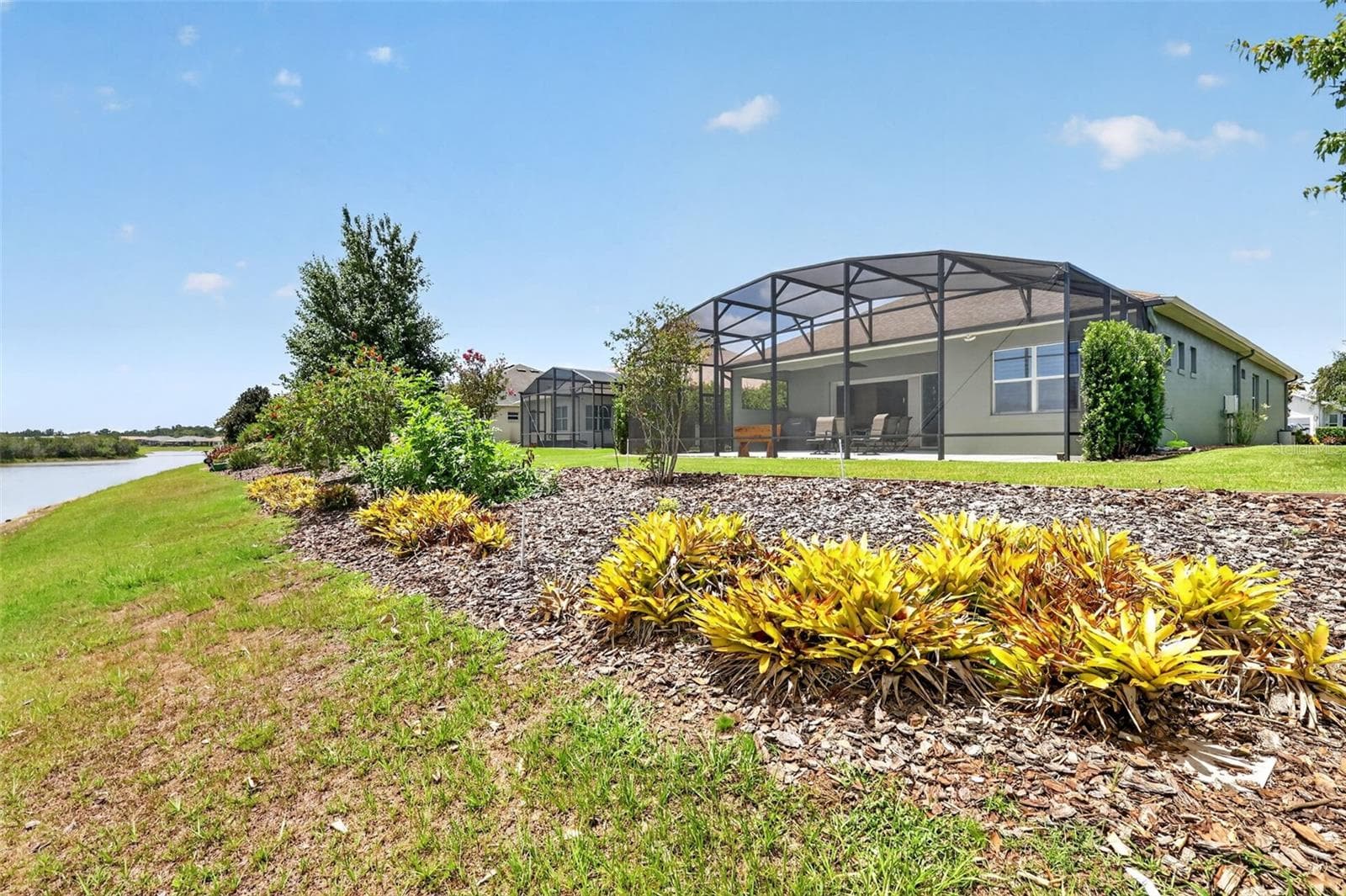 Single Family Residence at 8716 BRIDGEPORT BAY CIR, MOUNT DORA, photo 31 of 44