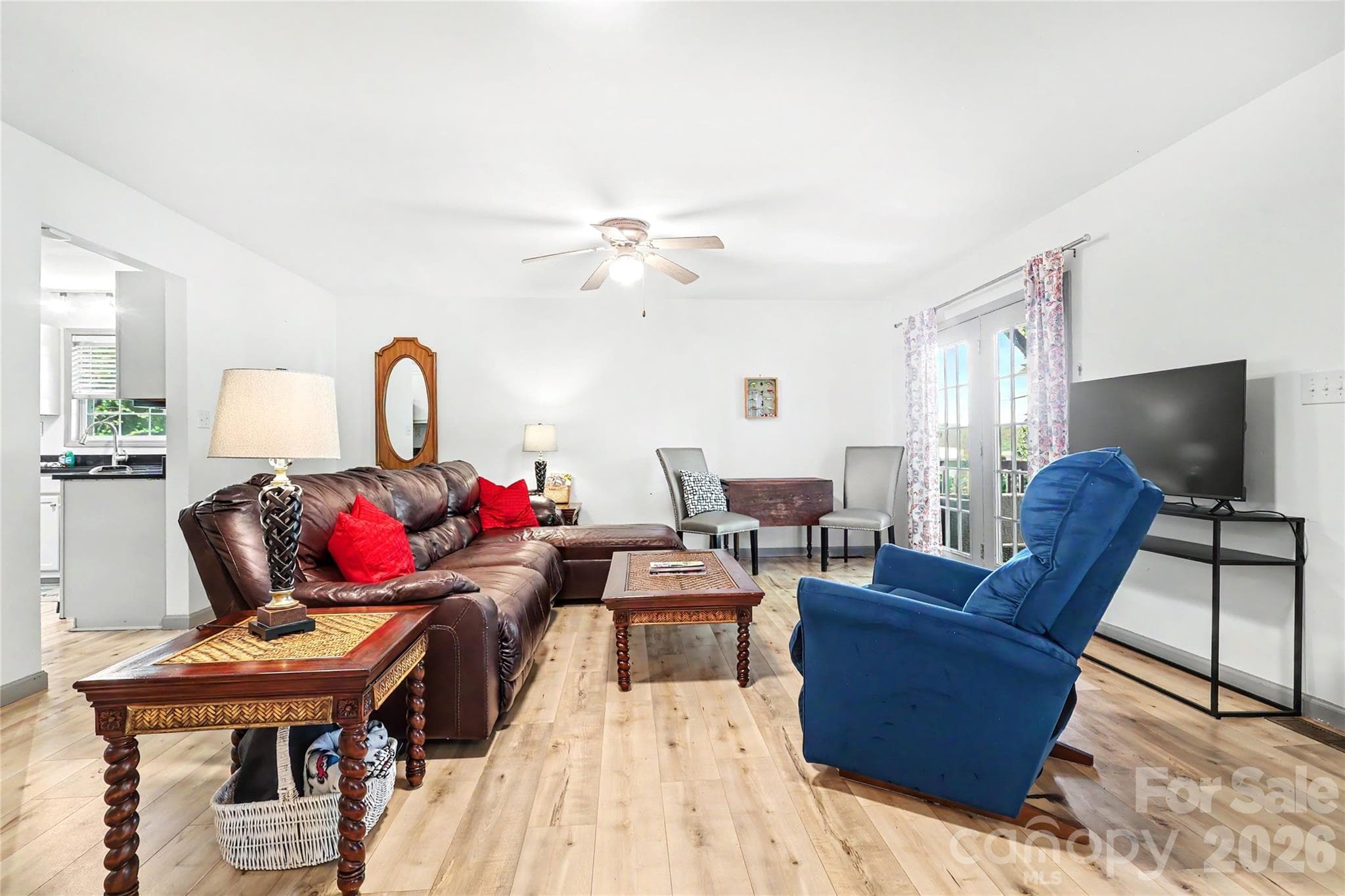 Single Family Residence at 294 Riverview Boulevard, Lexington, photo 11 of 43