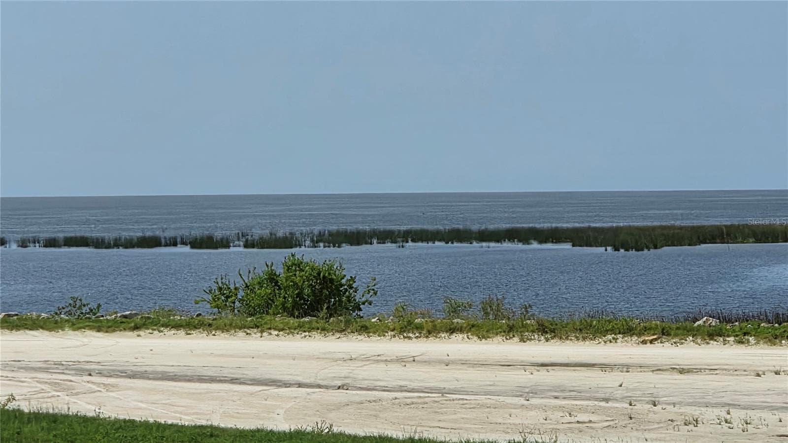 Lake Okeechobee less than 5 miles from the lot - 1162 SE 40TH AVE, OKEECHOBEE
