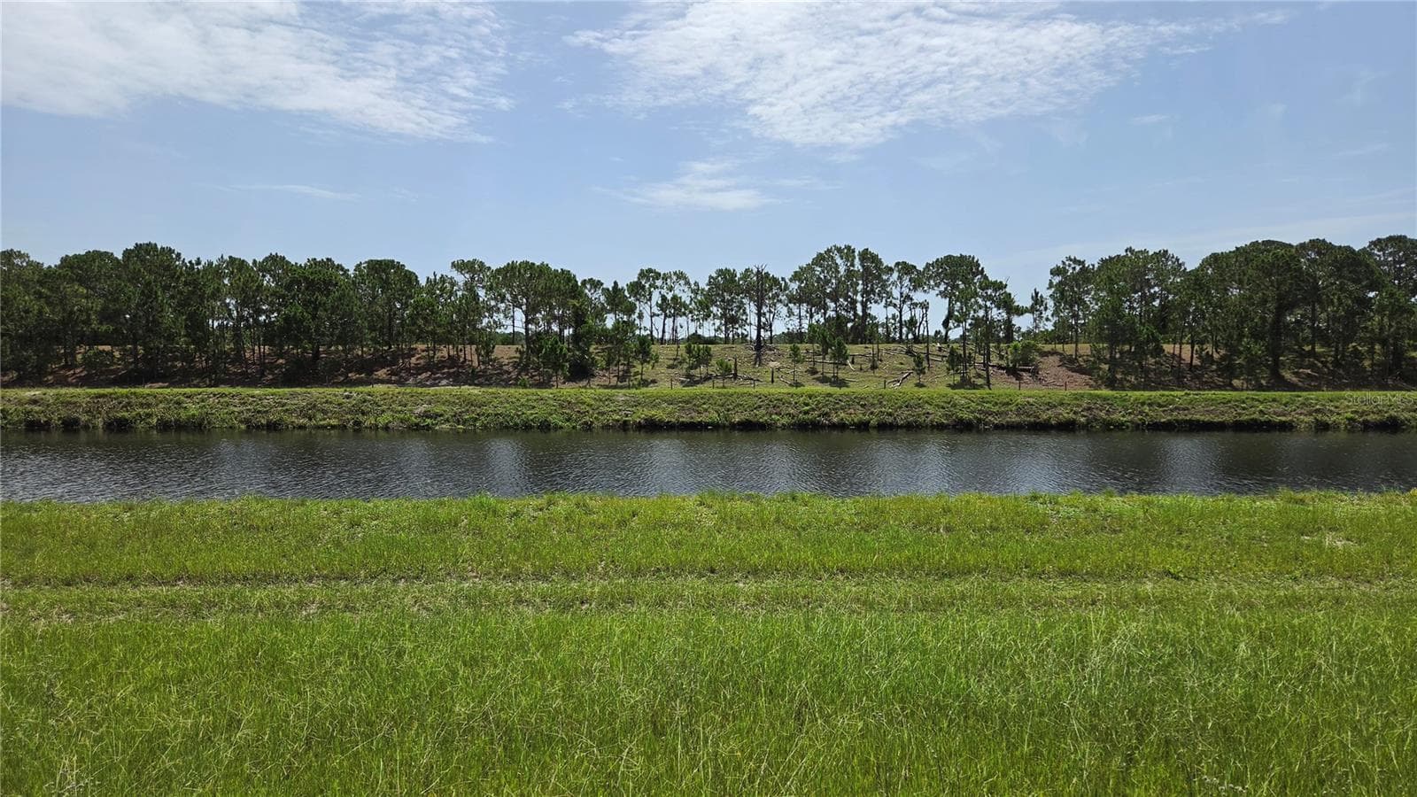 Behind the lot - 1162 SE 40TH AVE, OKEECHOBEE