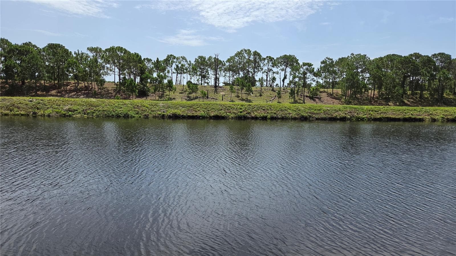 Behind the lot - 1162 SE 40TH AVE, OKEECHOBEE