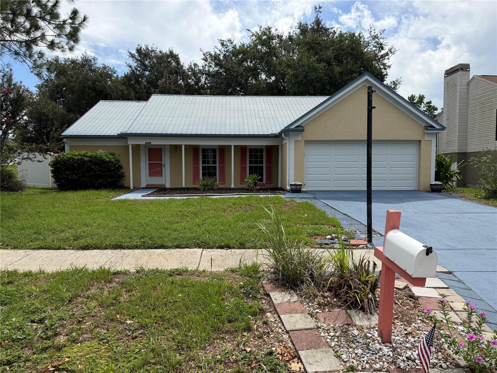 Single Family Residence at 2609 DRUMWOOD PL, VALRICO, photo 2 of 19