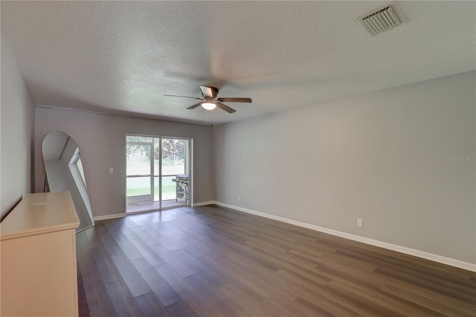 Townhouse at 9516 CHARLESBERG DR, TAMPA, photo 14 of 42