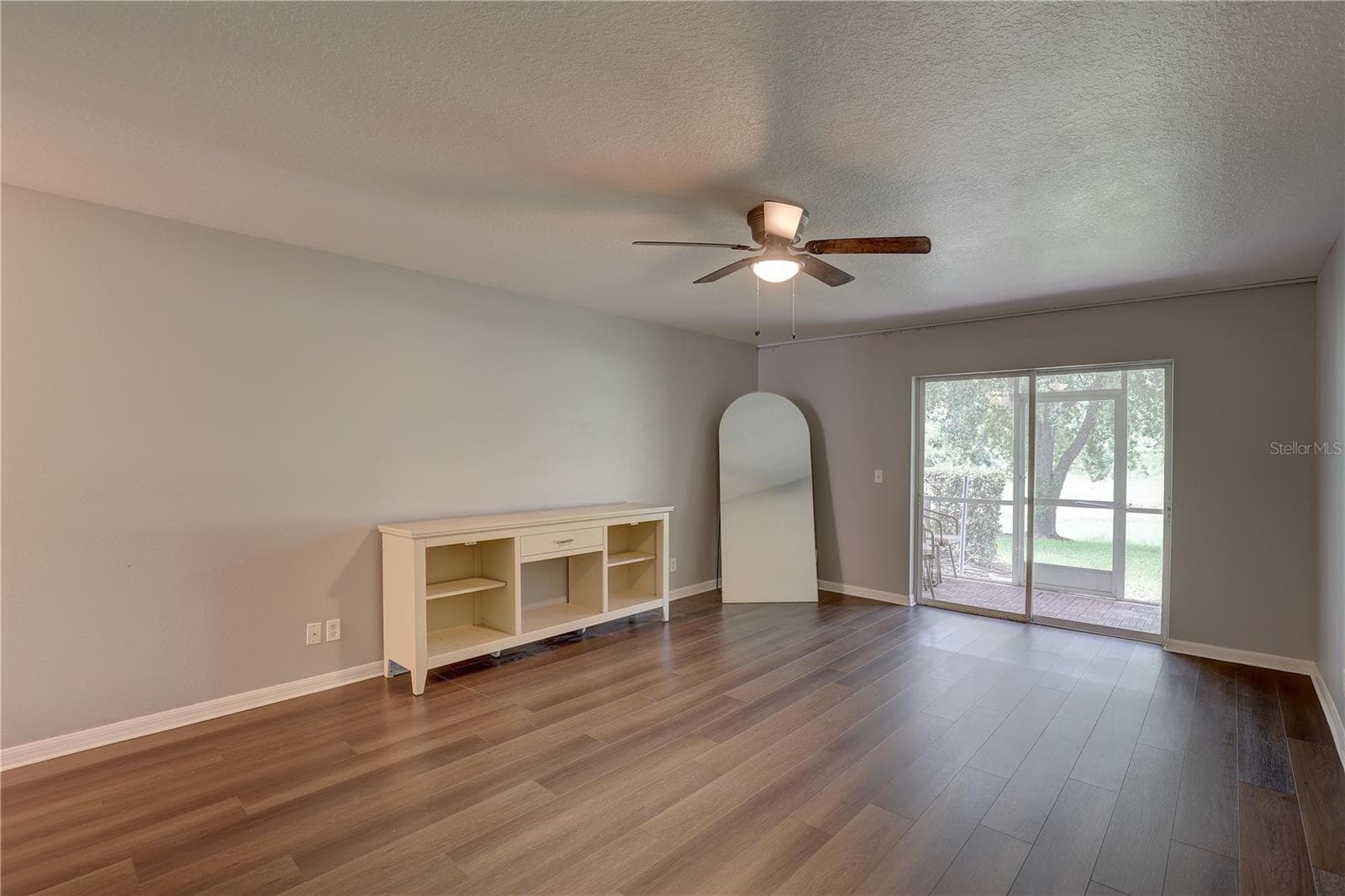 Townhouse at 9516 CHARLESBERG DR, TAMPA, photo 12 of 42