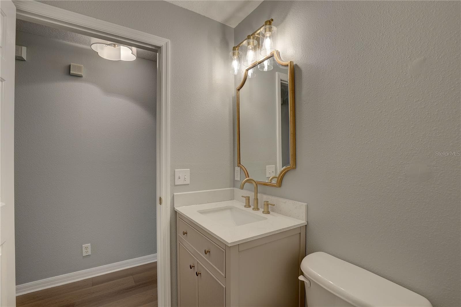 Townhouse at 9516 CHARLESBERG DR, TAMPA, photo 24 of 42