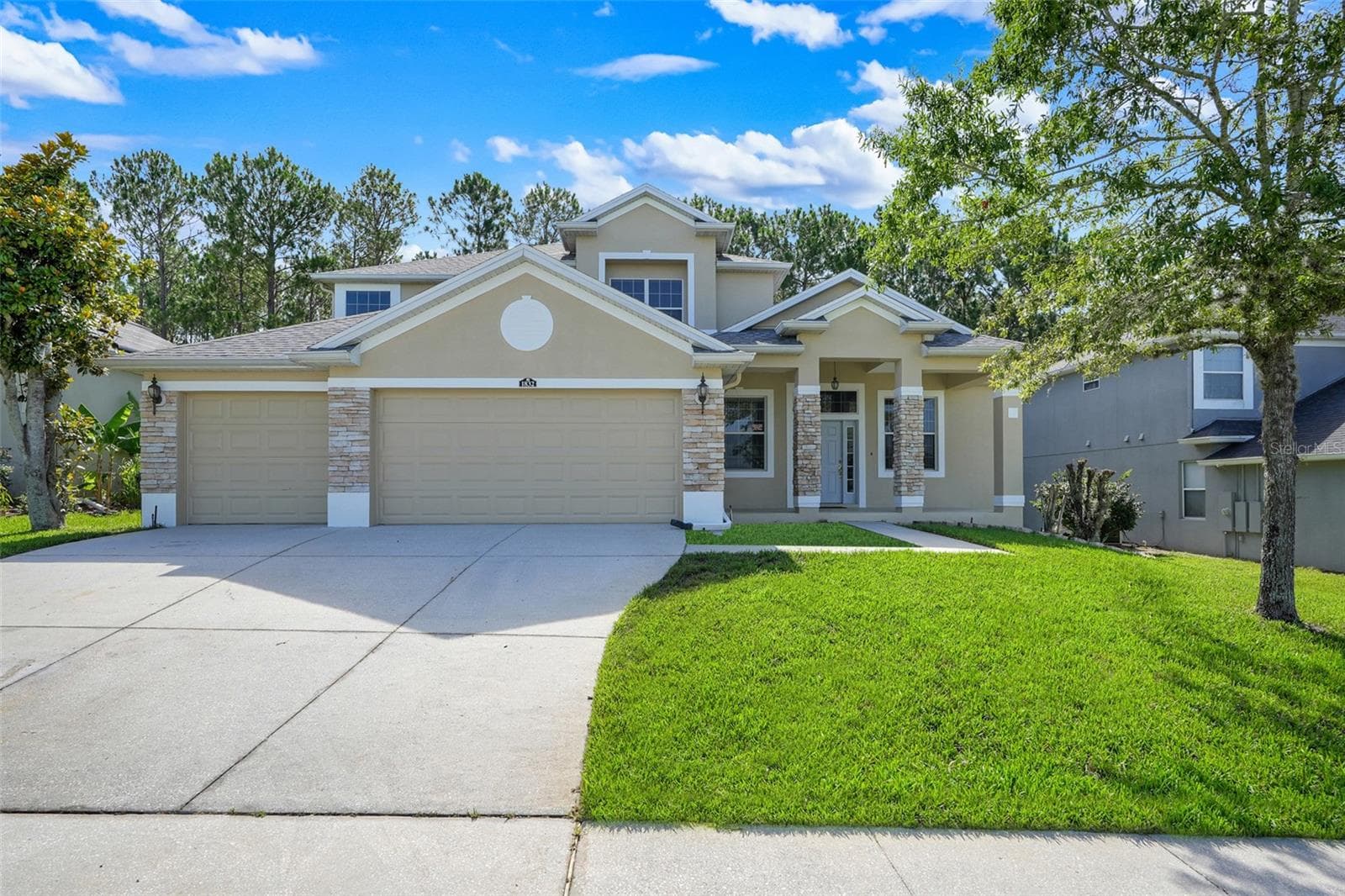 1832 NATURE COVE LN