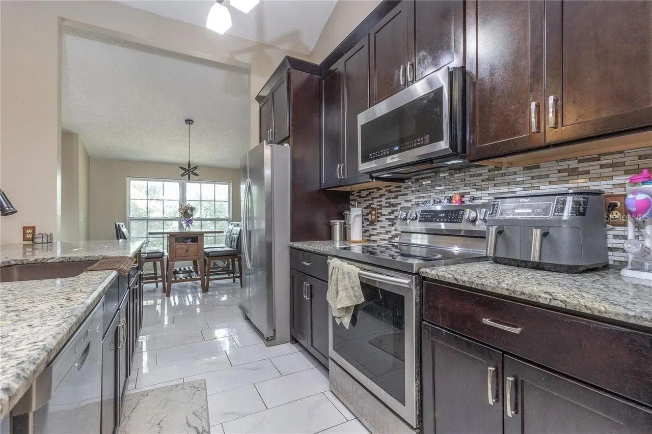 Single Family Residence at 6334 QUAIL RIDGE DR, TAMPA, photo 3 of 31