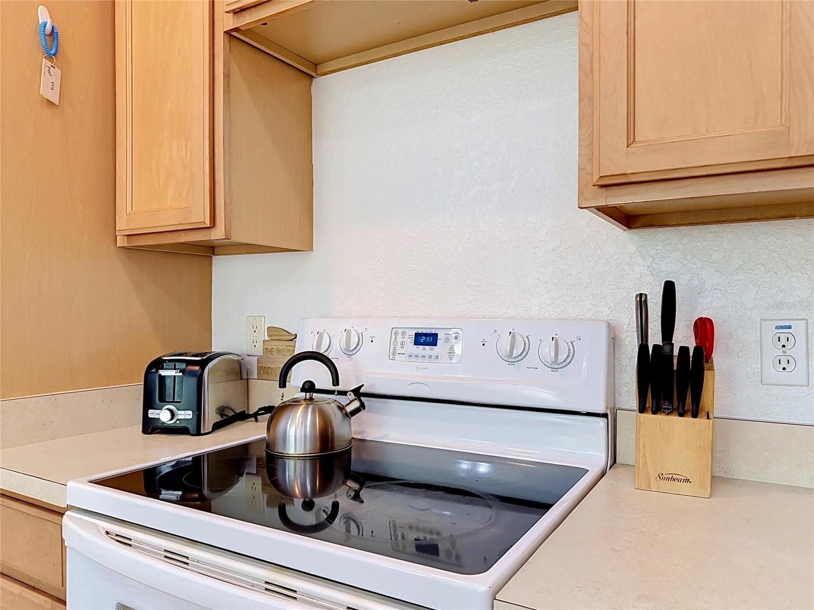 Townhouse at 2394 CARAVELLE CIR, KISSIMMEE, photo 14 of 52