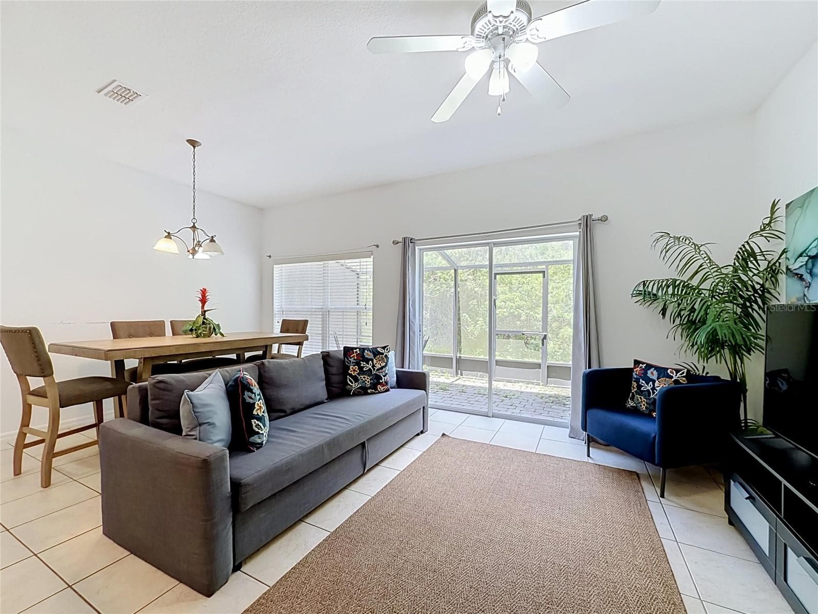 Townhouse at 2394 CARAVELLE CIR, KISSIMMEE, photo 19 of 52