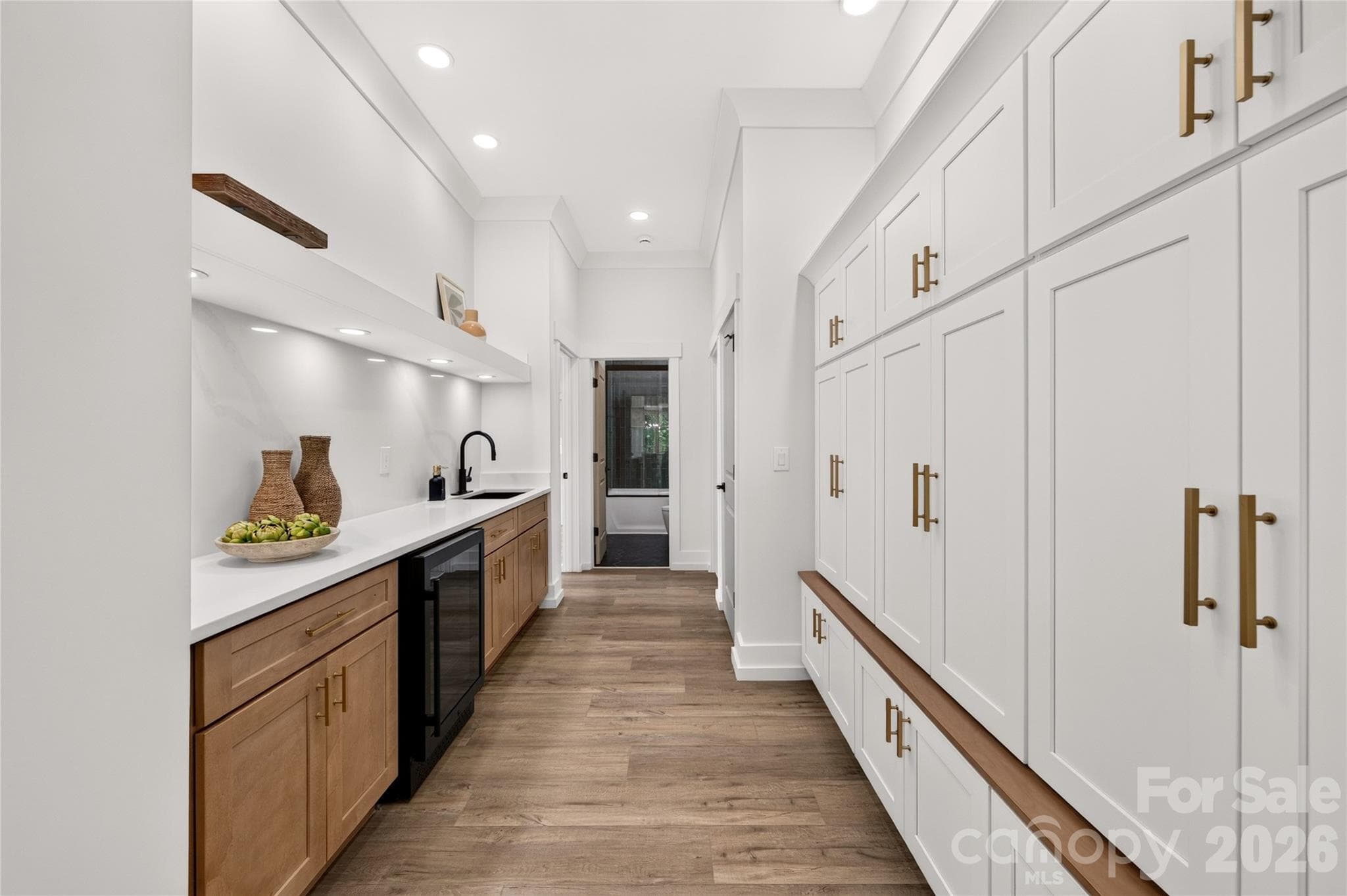Butler's pantry - 3141 Brayland Avenue, Matthews